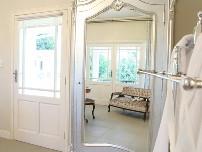 Honeymoon Suite