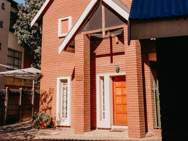 La Rona Hospitality Services