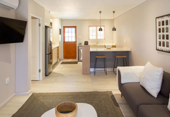 Aloe One-Bedroom Suite 