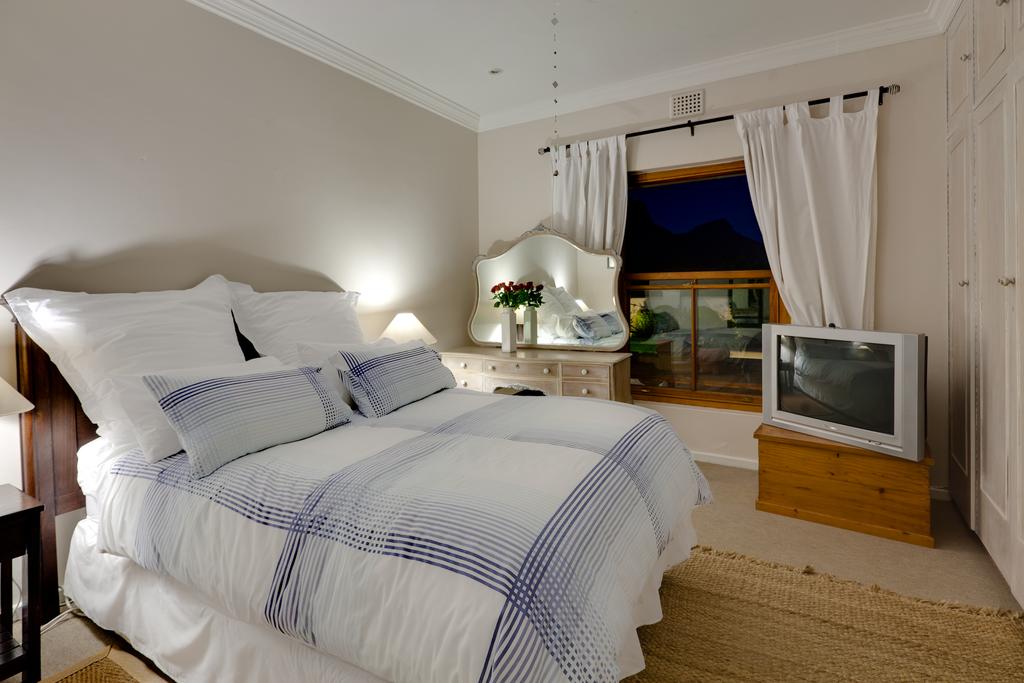Villa Master Bedroom en-suite