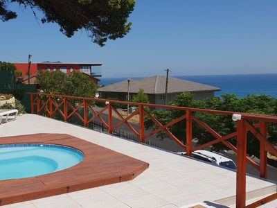 Shared plunge pool