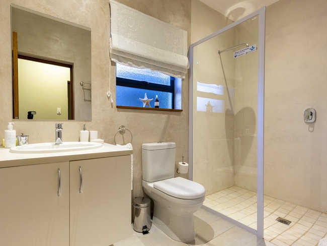 Queen Room 2