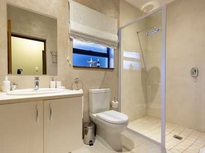 Queen Room 2