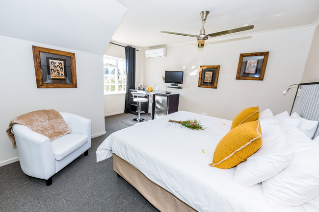 Guest House Le Petit Chateau