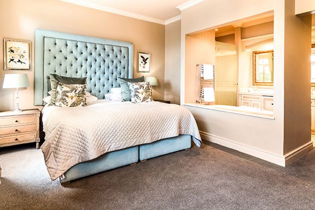 2 Bedroom Mountain Facing