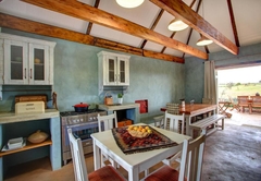 The Farmhouse (Sleeps 6 adults and 4 children)