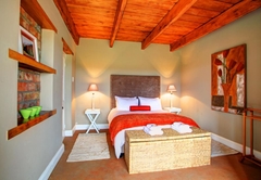 The Farmhouse (Sleeps 6 adults and 4 children)