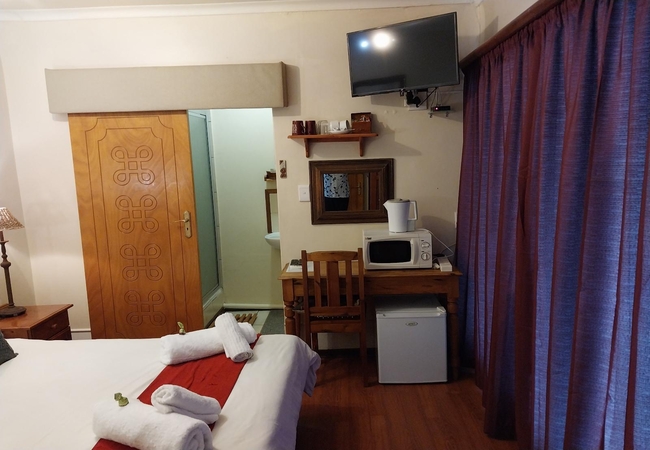Double Room with Shower Only 4