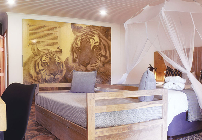 Deluxe Room/ Deluxe Bathroom