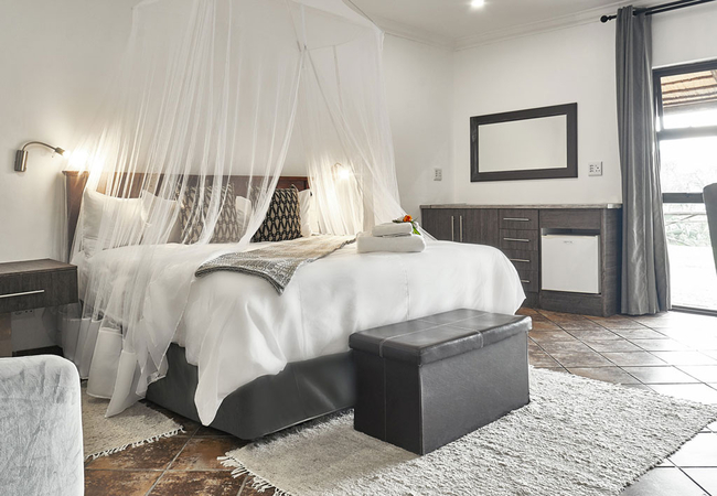 Small Apartment Bedroom 