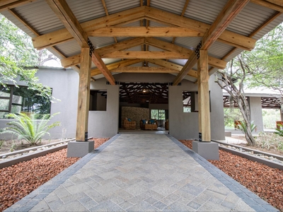 Little Africa Safari Lodge