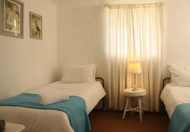 Little Crooked Cottage