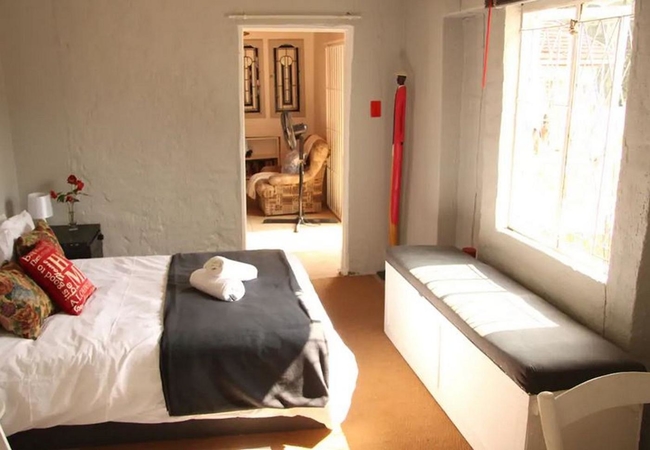 Little Crooked Cottage