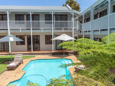 Loerie Guest Lodge