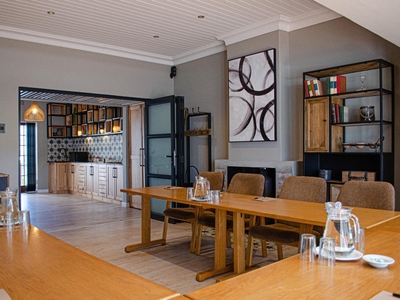 Loerie Guest Lodge