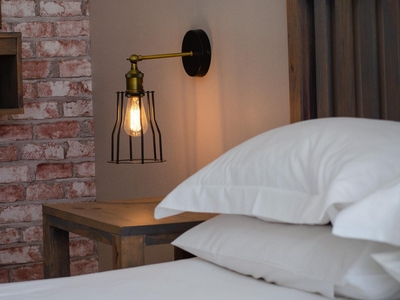 Courtyard Room Twin Bed