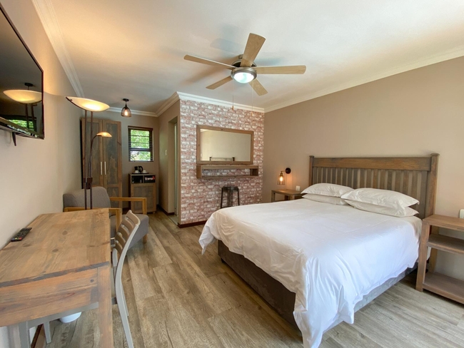 Courtyard Room Twin Bed