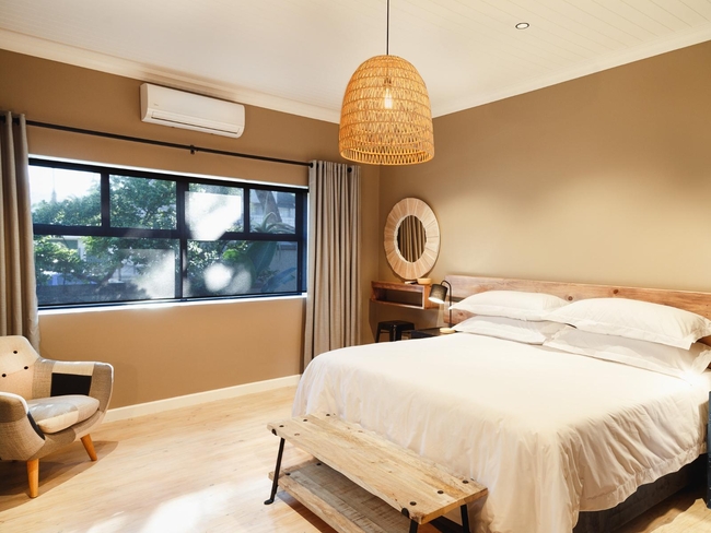 Loerie Guest Lodge