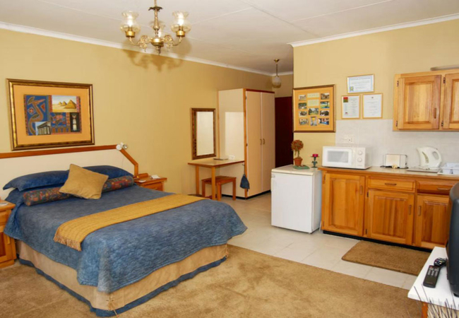 Deluxe King with Kitchenette