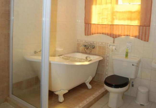 Deluxe King with Kitchenette