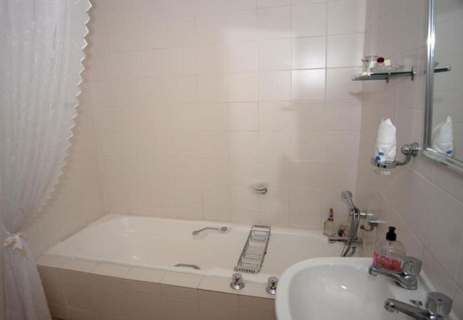 Standard Twin / King Room