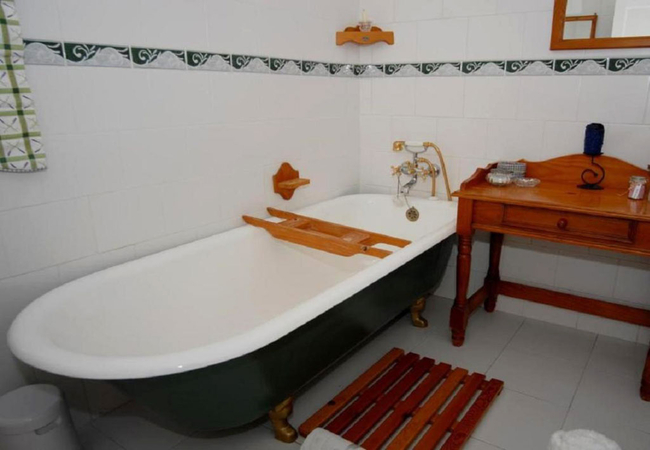 Deluxe King with Bath