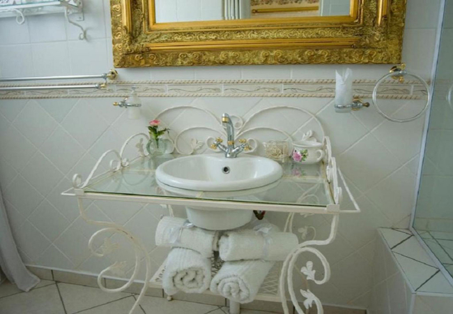 Deluxe Double Room with Shower