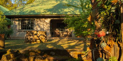 Mackers Riverbend Cottages