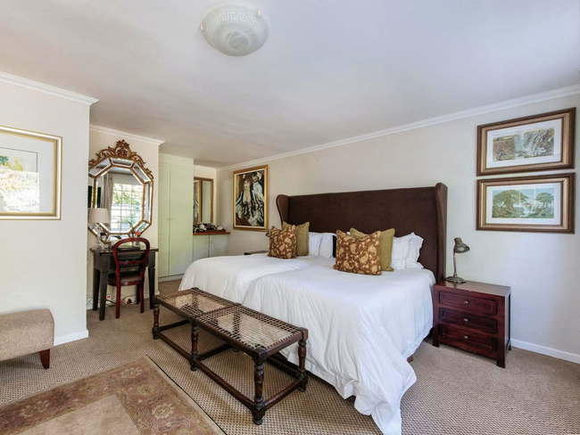 Maison Chablis Guest House