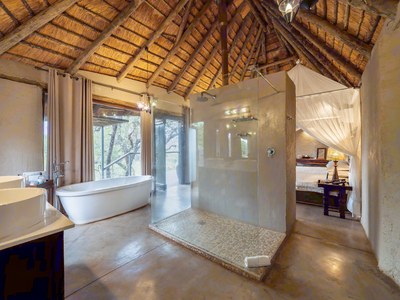 River Lodge Thatched Suite