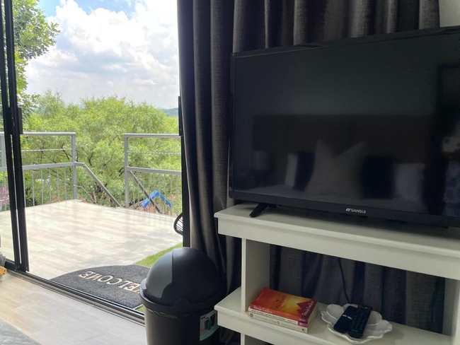 The Point of View Cabin 