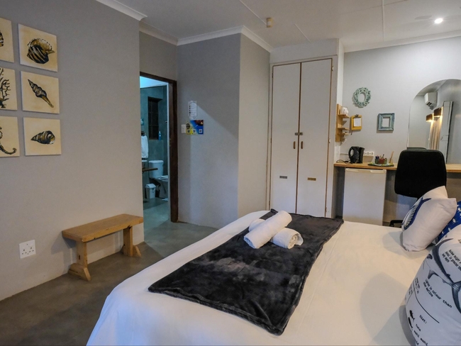Double Room: White Marlin