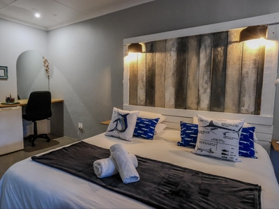 Double Room: White Marlin