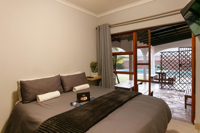 Family Apartment with Pool View 