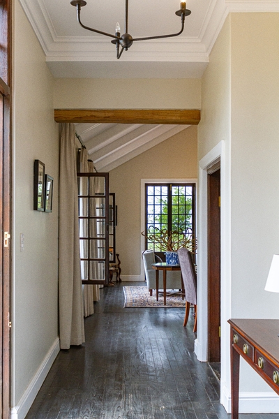 Merle Manor House