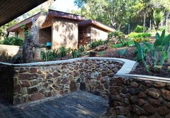 Mia Hills Guest House