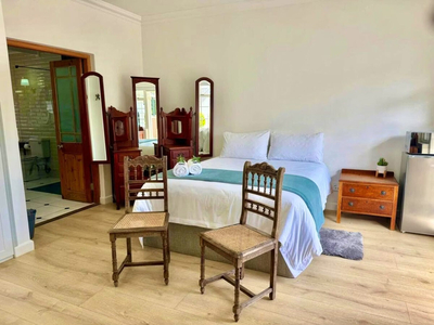 Luxury Queen Room
