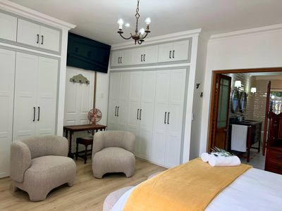 Luxury Queen Room