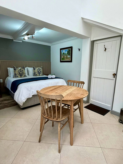 Luxury Small Queen Room