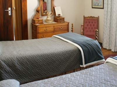 Twin Room - Not pet friendly