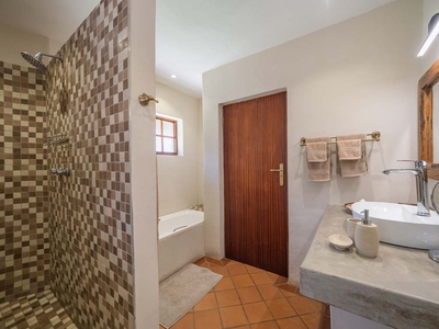 Milima Big 5 Safari Lodge