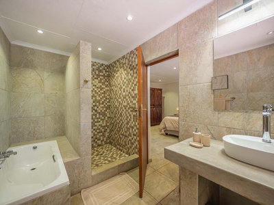 Milima Big 5 Safari Lodge