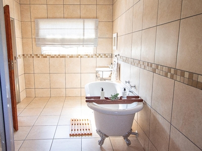 Kiaat Cottage (Hot Tub)