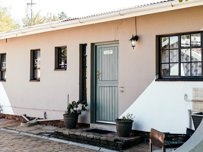 The Balloon Room Deluxe Family Cottage