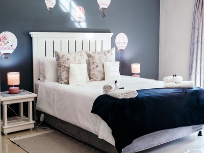 The Balloon Room Deluxe Family Cottage