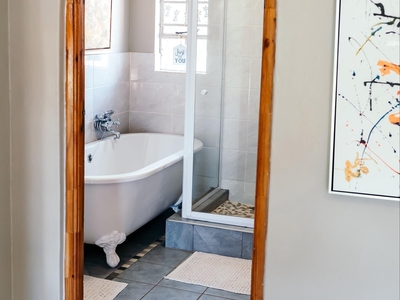 The Balloon Room Deluxe Family Cottage