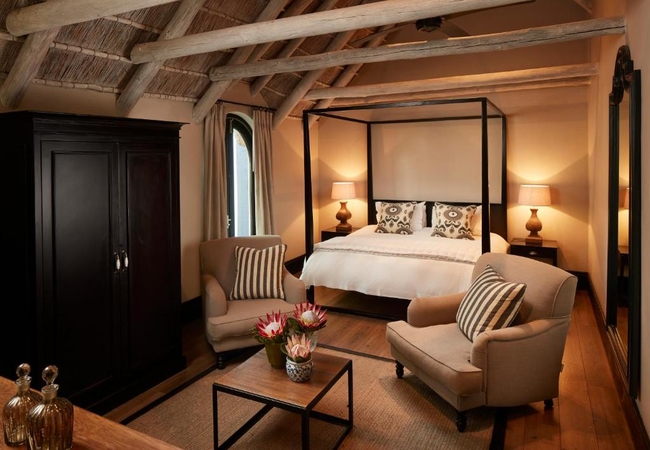 River Manor Luxury Suite