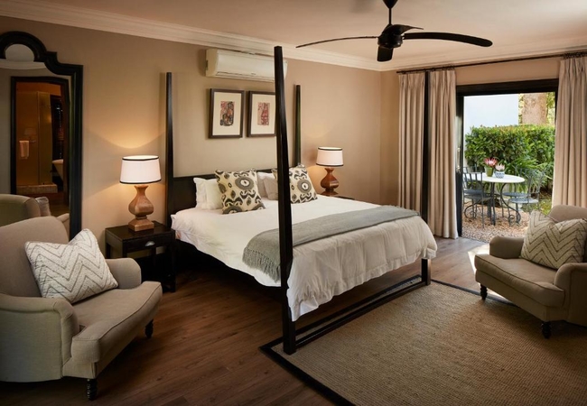 River Manor Executive Suite