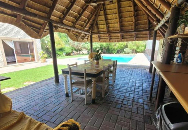 Molopo Naledi Guest Lodge
