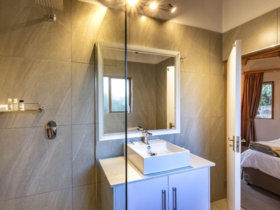 Family Suite (Bath and Shower)